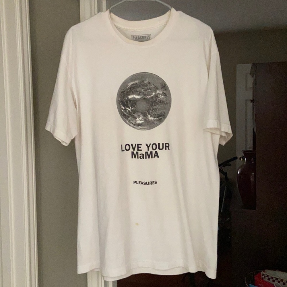 Pleasures love your mama tee